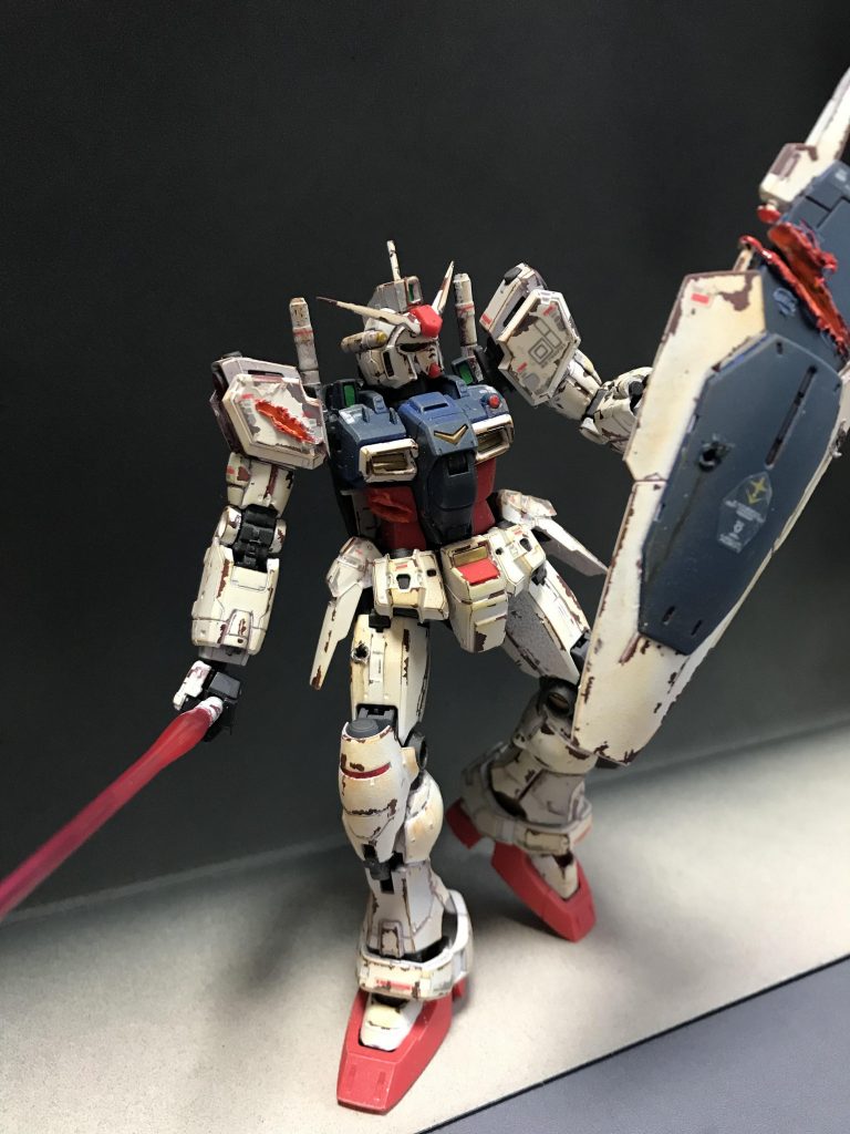 はんだごてが無いので使ってないナイフをライターで熱して溶かし切ってます
その上から筆で塗装してます^_^
これが結構楽しいから好き