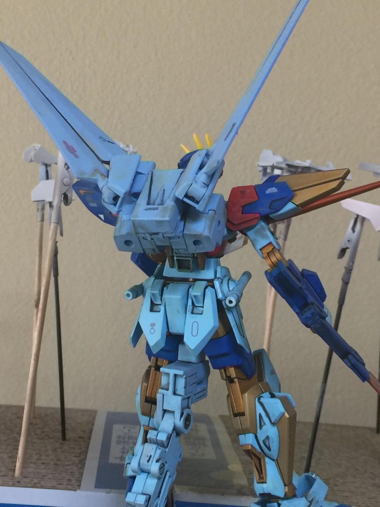 ビルドストライクギャラクシーコスモス
・ブルー 背後のアピール
ショット!
ギャラクシーブースターを
素組みして 分解して
ニッパーや 模型用 ノコギリなどを
使い オリジナル ギャラクシー
ブースターを 制作しました。
去年の作品なので 何か他の
パーツも 使ったと思います。