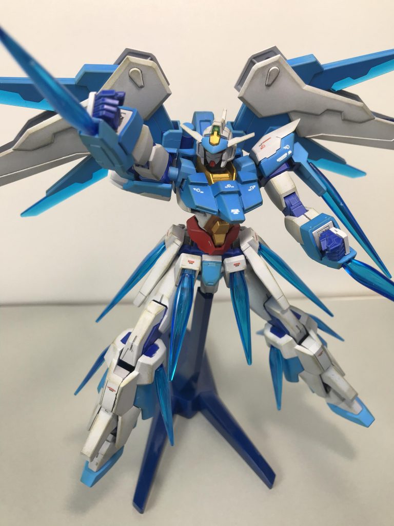 2つの機体が同じブルーのクリアパーツを使っていたので、うまくまとめてカッコよく仕上げたいと思いました。