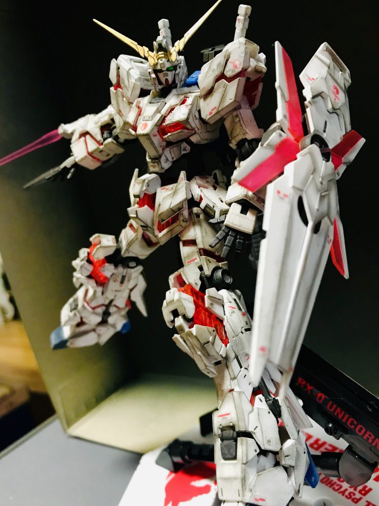 白が基本なのでエッジにシャドウを乗せるとスタイルが引き立つような気がしますね！
っていうか皆さんのユニコーンの改造カッコ良すぎん！？めっちゃ尊敬してます！
ゴマスリゴマスリ笑