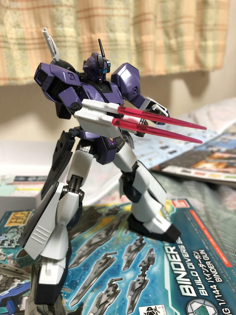 オリジナル武装の腕部ビームクロー。セラフィムのサーベルが余っていたので付けました。お気に入り。