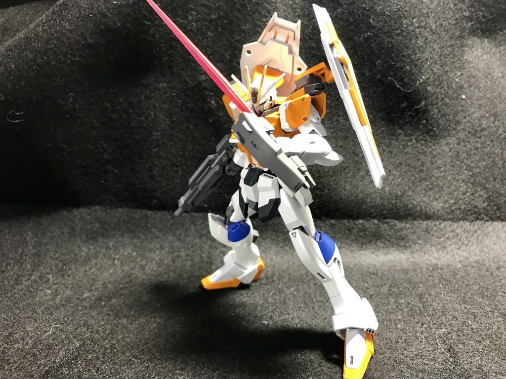 サーベルはレギンレイズの武器にビームサーベルの先端を取り付けています。
なので、サーベル刃を取り付けることができます。
最後まで、ご覧いただきありがとうございました!