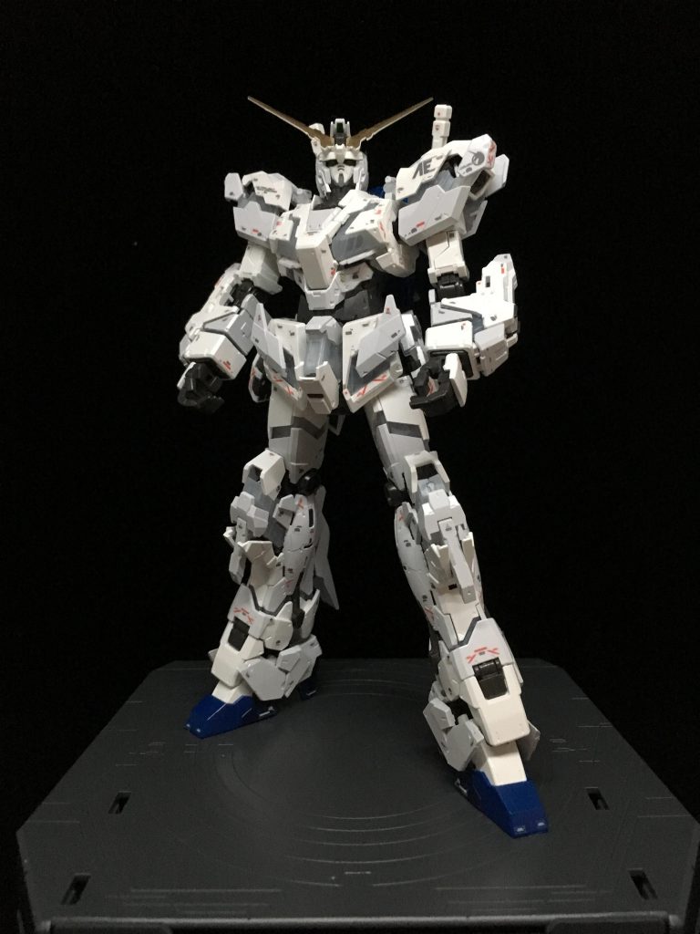 消灯時は灰色っぽい。トリントン基地の時みたい。