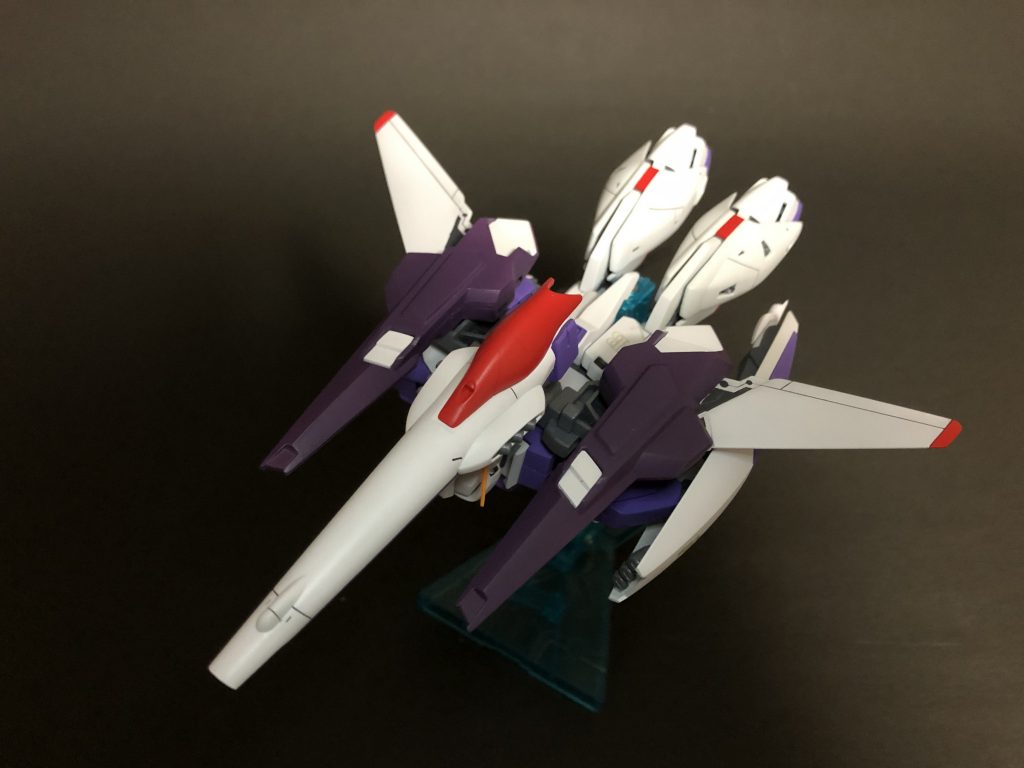 変形はウイングガンダム方式です。