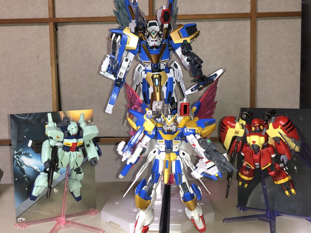 直近で作成したものたち。

MG  V2アサルトバスターは作っている最中は気にならなかったんですが、完成してからのポージングで、ライフルやシールドの保持の不安定さ、関節の可動域の狭さがかなりのストレスになりましたね・・・。写真1枚撮るのにえらい時間かかりました・・・。

次はRGあたりを攻めてみようかと思うので、RGのクロスボーンX1の発売日決定を心待ちにしてます。