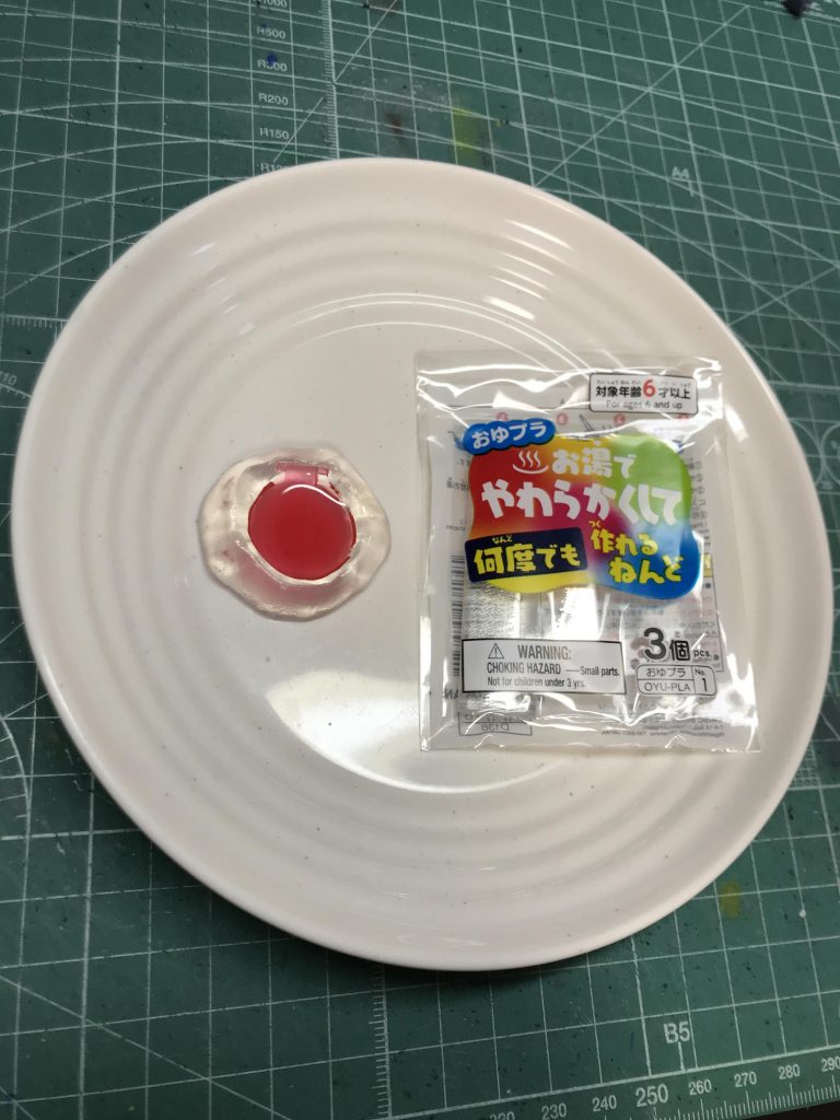 おゆまるで複製。UVレジンも100均の着色済みのやつです。