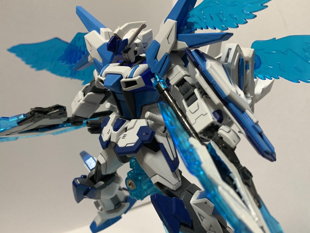 蒼天をイメージした機体の最終形態。
自分の15年前に考えた設定の機体を考え抜いて試行錯誤しながら制作した機体なので、こいつに関してはほんっとうに思い入れが強いです。
やっぱりSEED世代は翼付きのMS好きだよね。異論は認めます。