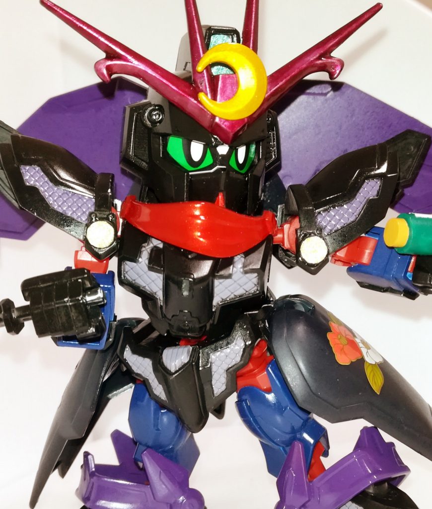 口元を赤くするとΖ顔は女性的な雰囲気になるんだ、と組み立ててから気付きました。
なお、包丁とクナイはコトブキヤの刃物セットからです。