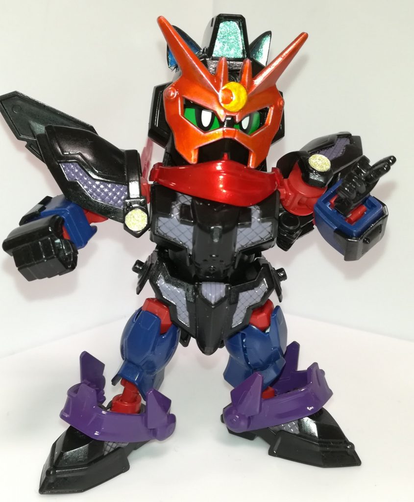 仮面の忍者モード
仮面は烈破から持ってきて、
初めてメッキを剥がして塗装しました。
仮面は額に付けた2mm×2mm×1.5mmの小型ネオジムと仮面のネオジムで保持してます。