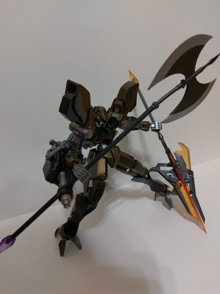 右腕はＭＳＧのパイルバンパーに置き換え
格闘時に取り回しが悪いとかよくわかりませんｗ