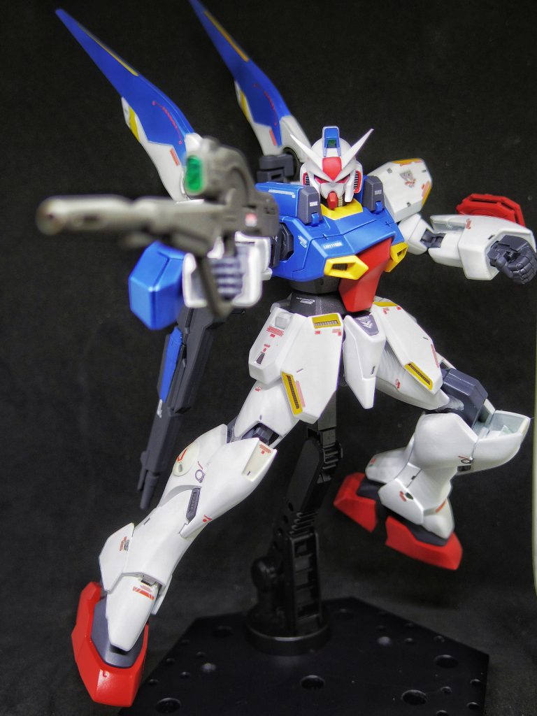 C-Dパックに装備されたミノフスキードライブは、低出力のため光の翼は発生しない。
それでも、十分に高い機動力を得ることはできた。
しかし、ミノフスキードライブの量産が難しく、不採用となった。