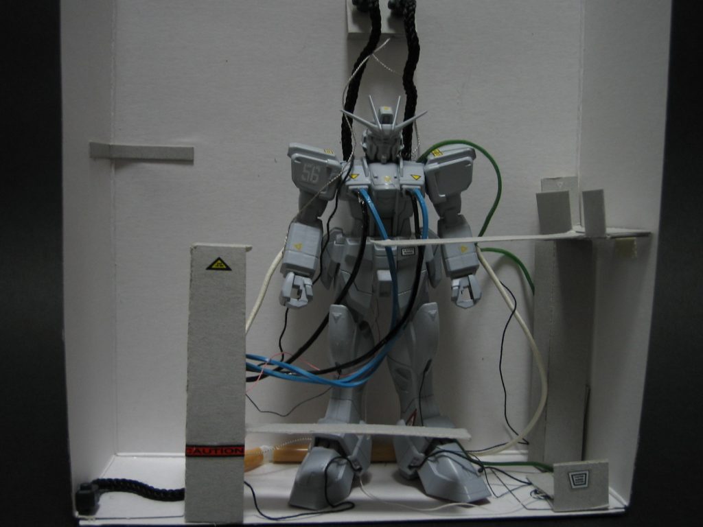 輪ゴム、紐、ストロー、ボール紙をフル活用