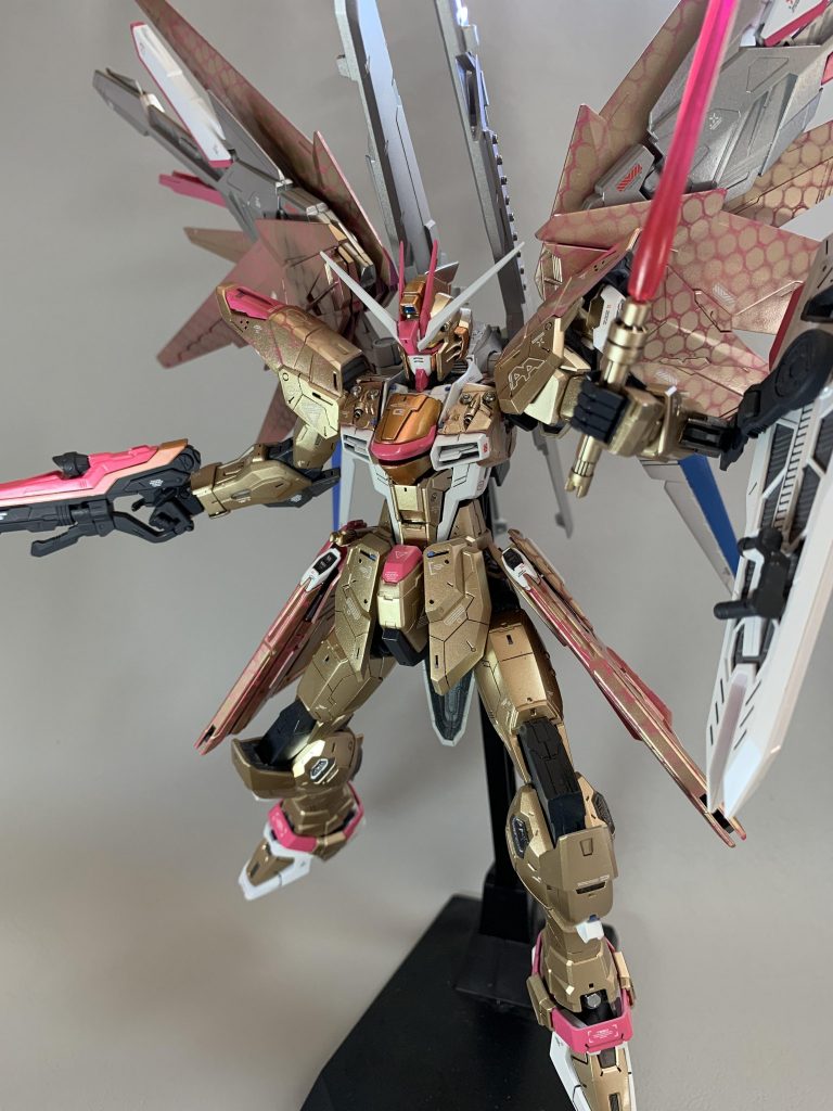 クリアーはメタリック故のザラつきを消したいのでクレオスGXクリアーを濃いめに砂吹きしてからガイアEXクリアーを薄めに3回吹いてます