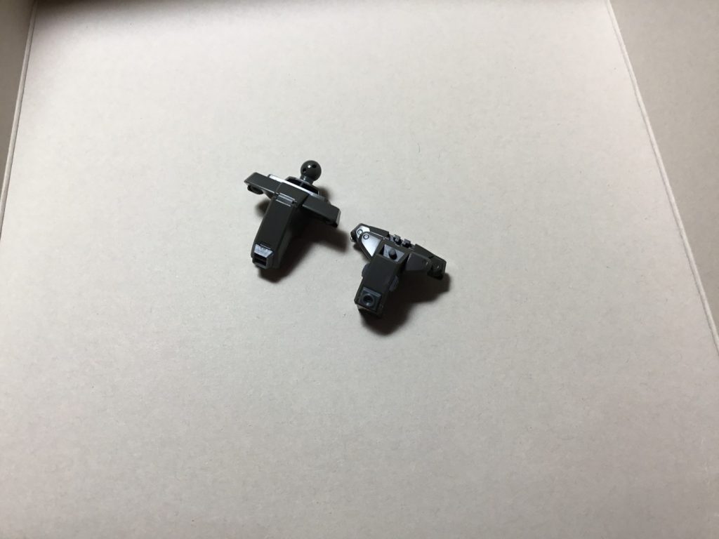肩パーツに市販のディテールアップパーツを接着しました（股関節も同様）
