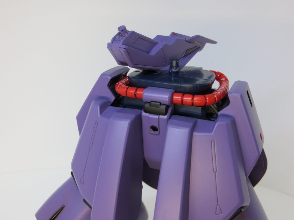 股間部分は3㎜ランナーで接続。