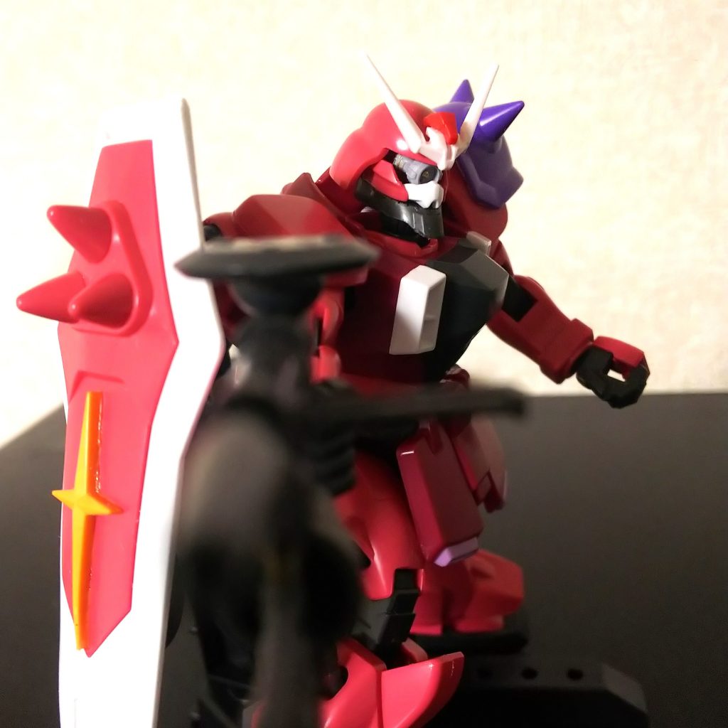 外装あまり弄れない分、見えないモノアイ周りやスカート裏など落ち着いて加工できました。