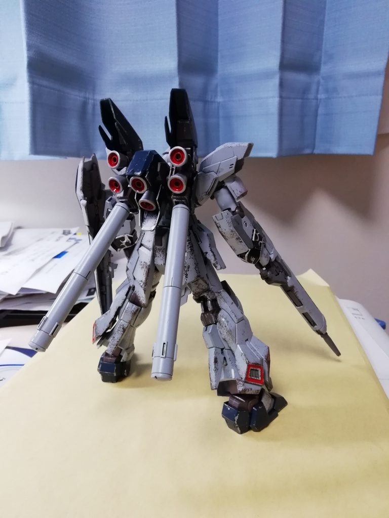 背面中央スラスターの熱によるはげもちょろっと