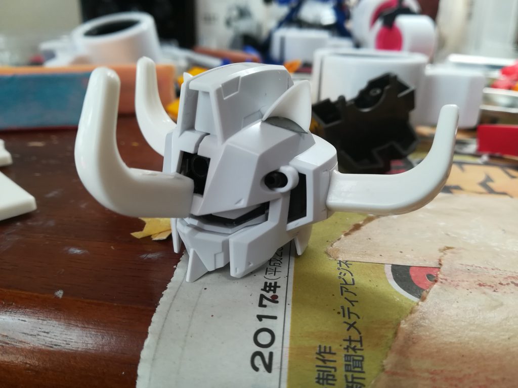 勢いで作っただけ。
余ったカーテンフックを見たら、マンモスタスクトレインが脳裏をよぎったのが運のツキ。
猫耳マンモス忍者はさすがに栄養過多でした。