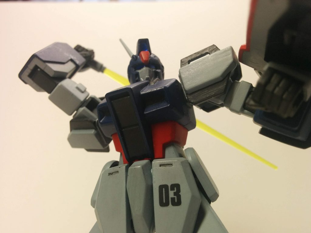 量産機の弱そう感と悪役感のどちらもある良いデザインだと思います