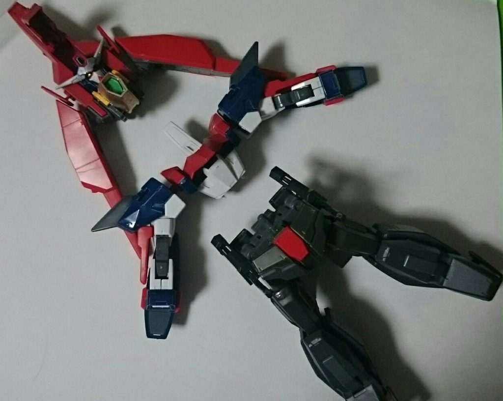 「大佐、合体!」
「フォーメーション!」
「レッツトライオオーーーーンッ!!」