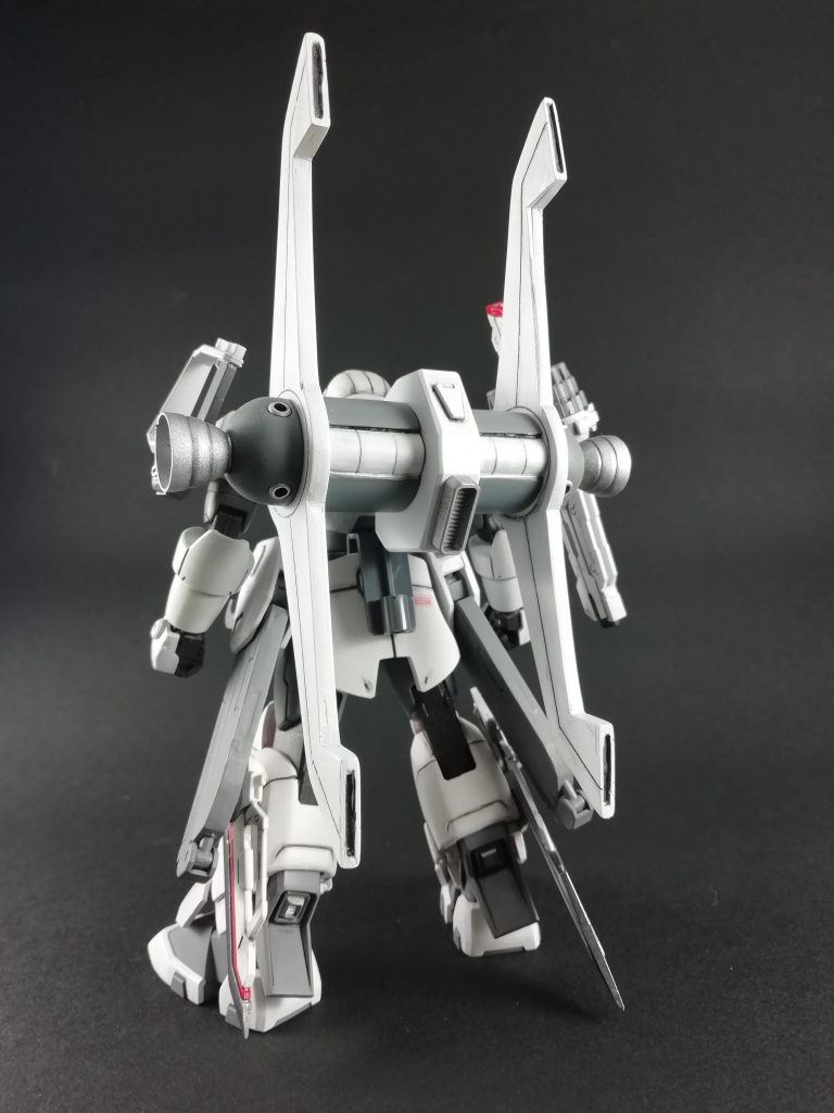 背面。
バックパックは通常のワークスジンと同様の物を装備。