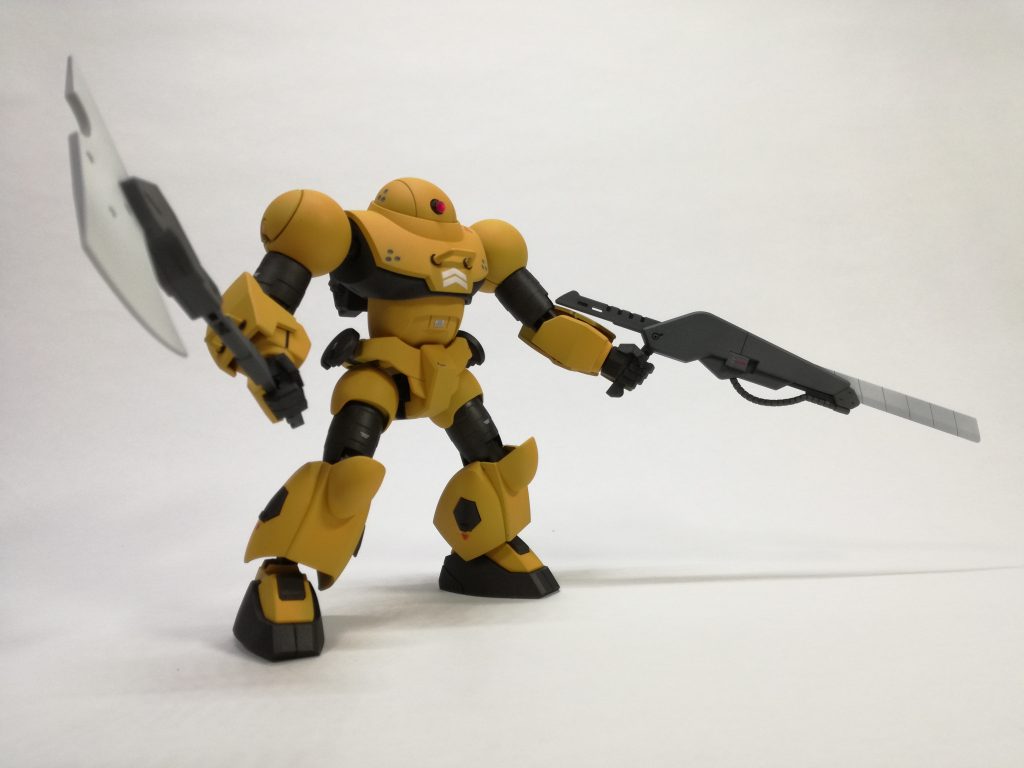 同じくモックアーミーセットより斧とカッター。切断作業はこれで。