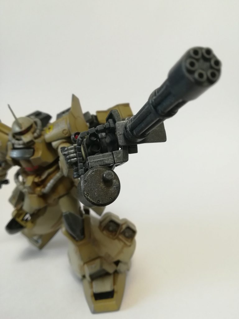 ## ガトリング・シールド
グフシールドと75mmガトリング砲を組み合わせた装備。中・長距離で威力を発揮する。