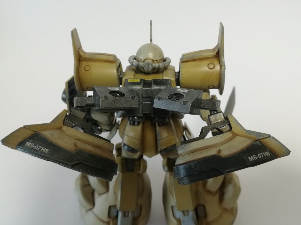 ## 大型フライト・ユニット
背部に装備された2基の大型ファンを有するフライト・ユニット。ホバリングやジャンプ機動の補助をし、原型機以上の優れた空戦能力を誇る。