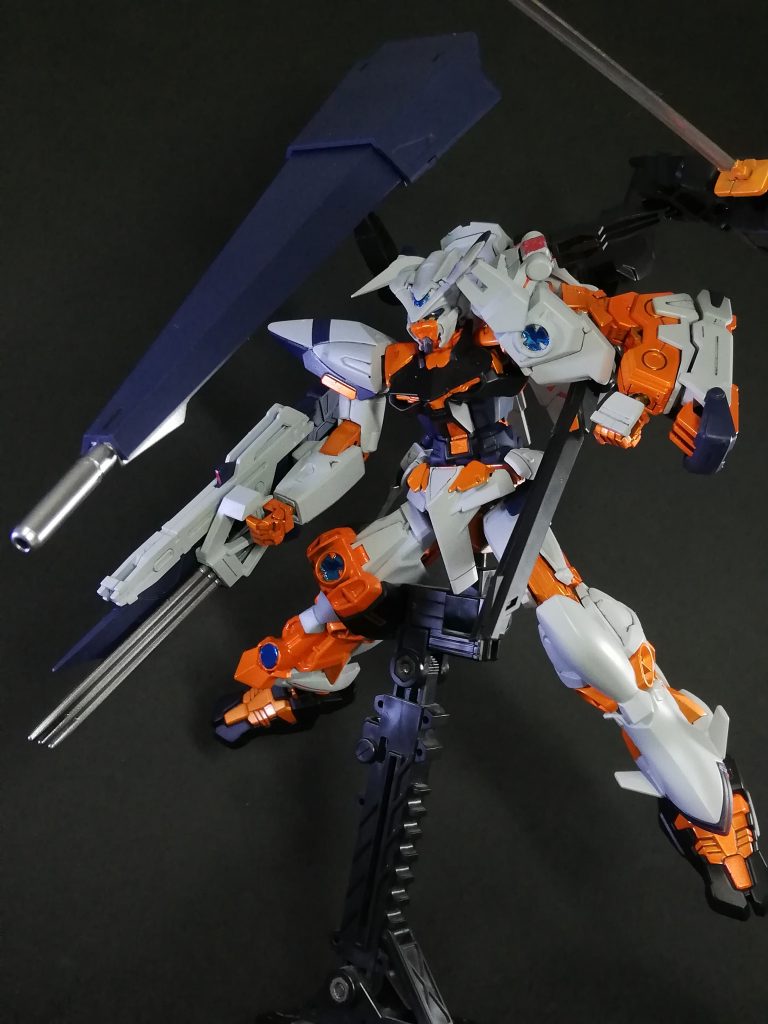 遠距離武装としてデスティニーガンダムの名無し砲、それとSeed関係ないですが、ギャプランフライルーからビームキャノンを拝借しました。