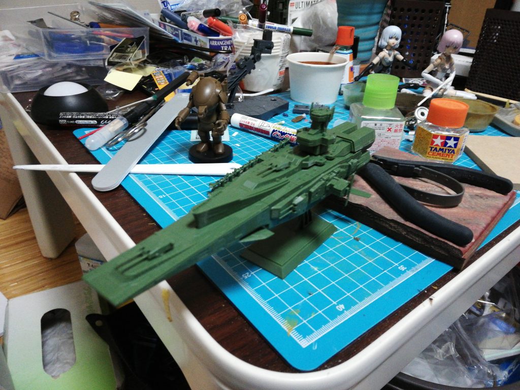 成型色はワッケインのマゼランカラーでした。