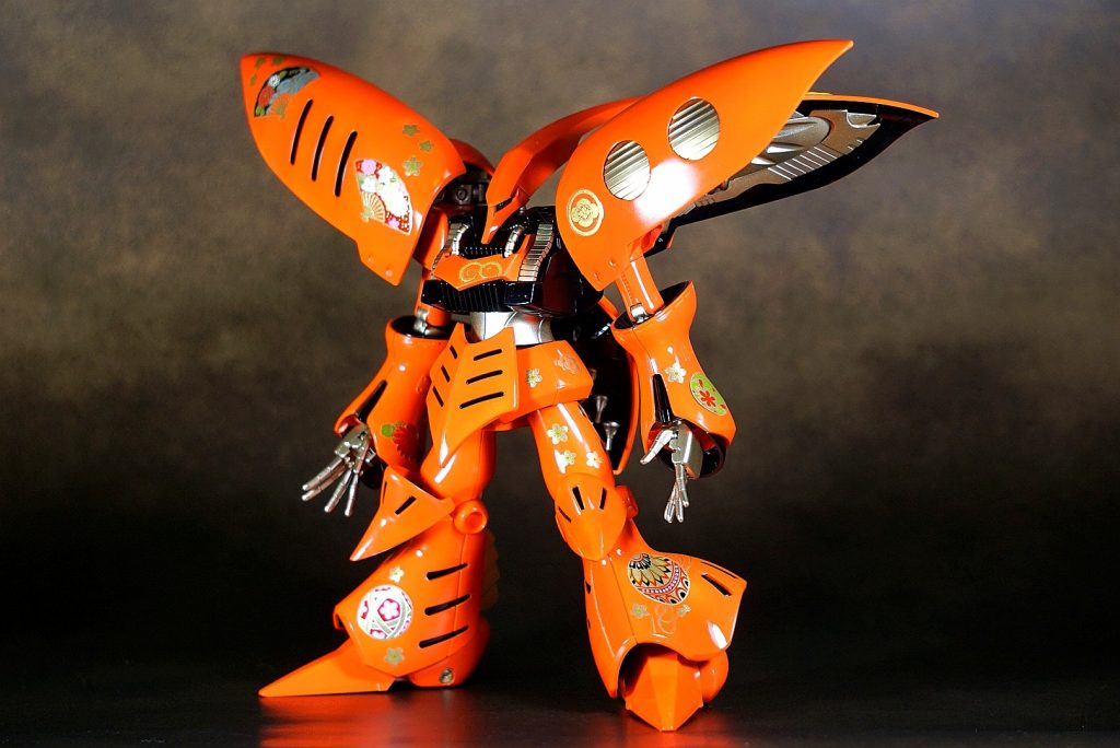 首の延長、指の切り離しなどは行いましたが、後は丁寧に表面処理しただけ。
お手軽です。