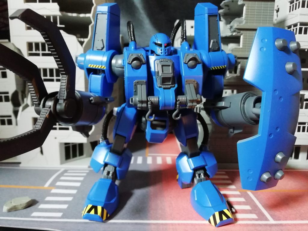 この時点でデカール張りに入ってもよかったのですが、ここで裏面に地の色が残っている事が発覚。急いで再解体して塗りなおしました（笑）