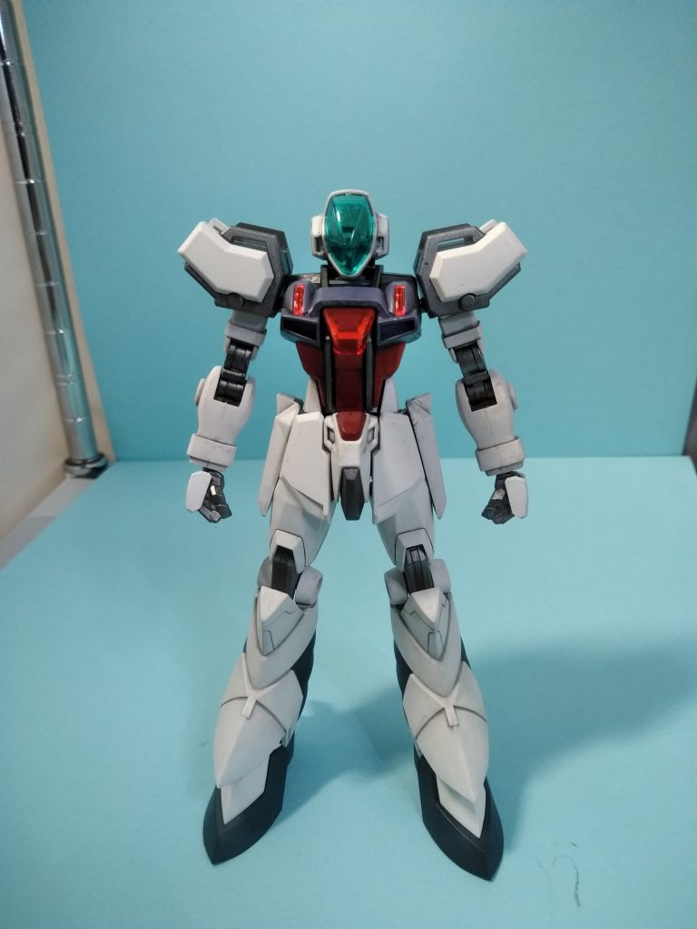 HGCEのストライクをベースに手脚をドレッドノートに。胸はビルドストライクコスモスより拝借。
腕は中身をくり抜いてフレームを数ミリ延長、脚はポリキャップを交換しただけです。