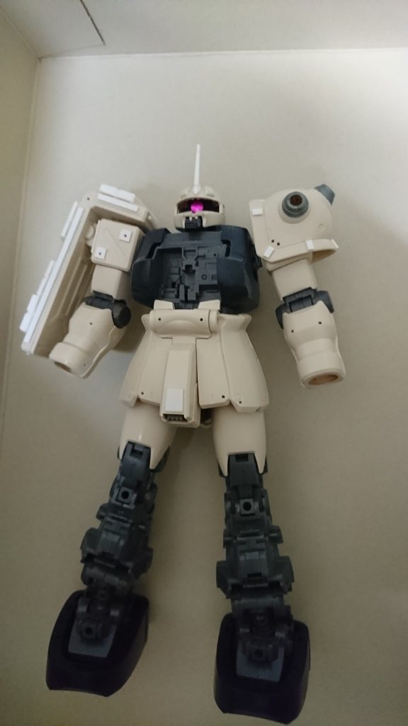 改造途中です。
まだ塗装前なのでサンドカラー。