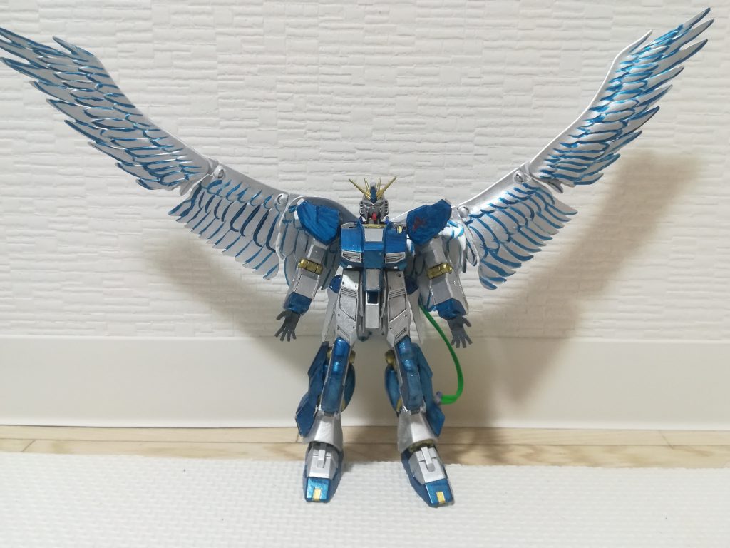 全身です✨アクシズショックからの不思議な力を身につけたニューガンダムです✨大きな翼が特徴です✨ニューガンダム最強伝説です✨