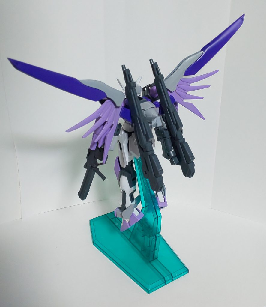 デスティニーパックにはGNドライブを搭載しており、長時間の活動を可能にする役割もあります。GNドライブを使用することで光の翼やビームシールドも大幅強化しております。