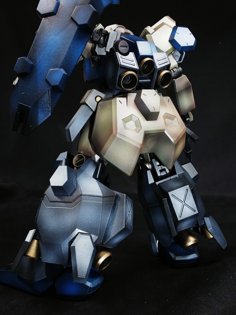 グスタフカール仁王立ち–4枚目/制作者：やっすおう