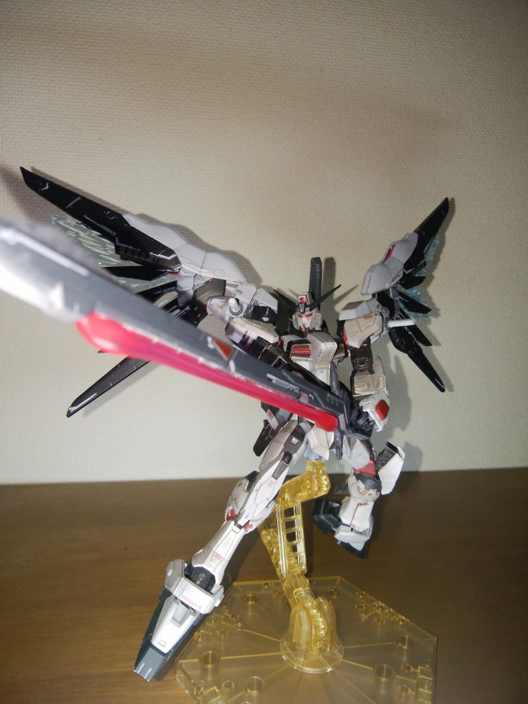 アロンダイトを構えて