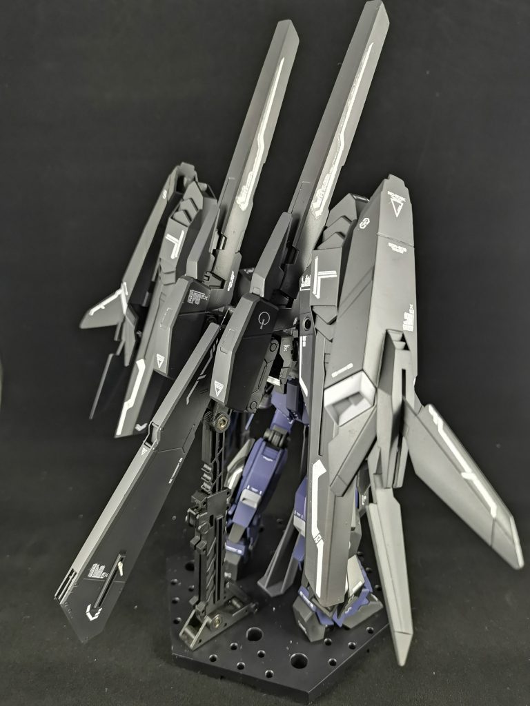 バックショット。 後ろから見ると本体が隠れる大型の背負いものって好きなんですよ。