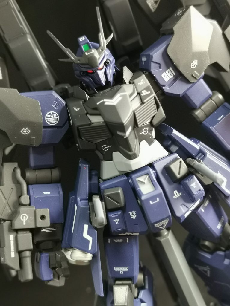 正面寄り。 スタインのヘッドってアンテナ付け替えだけで表情が変わって見えるのが面白いですよね。