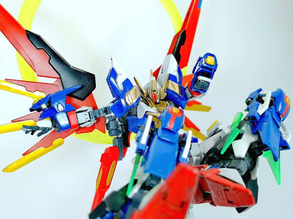 ディザイアガンダムはストライカーが合体している際、光輪エフェクトを展開し簡易版サイコシャードを発動できる
自機含め敵機の射撃武装のみを使用不能にするという制限を設けており、格闘機であることを活かした一発逆転の切り札
無理にでも格闘戦しかけたい欲故のロマン武装だったりもする