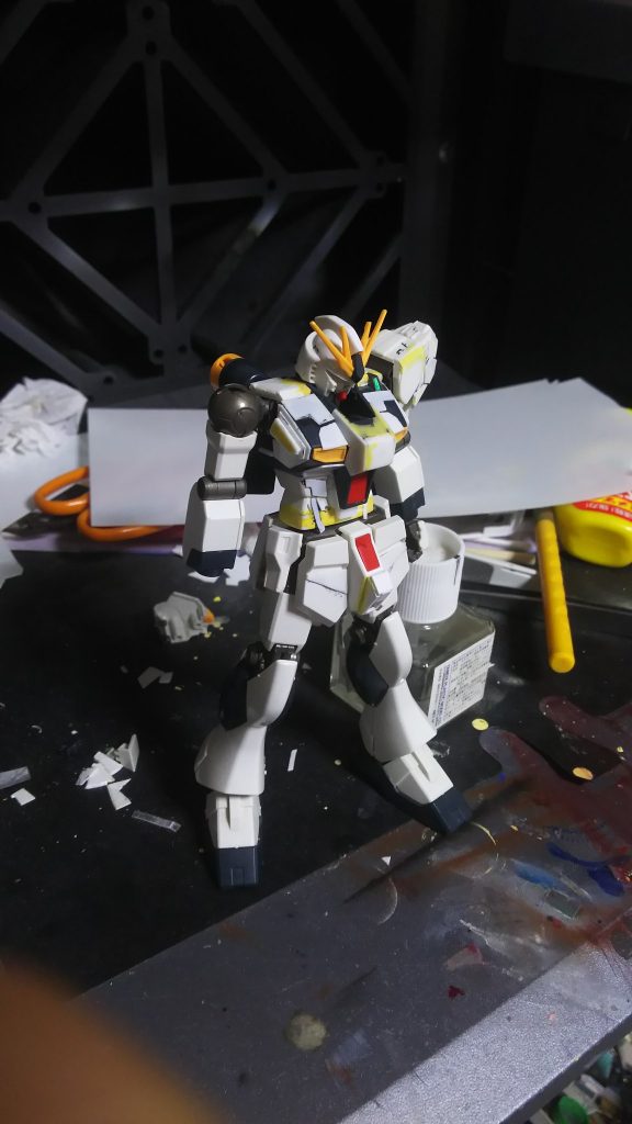 本体は基本的にはプラ板とパテでディテールアップし、もう片方を複製するというやり方で製作しました。
おゆまる光硬化パテで複製したのですが、ヒケとか凄くてあまりオススメしませんw