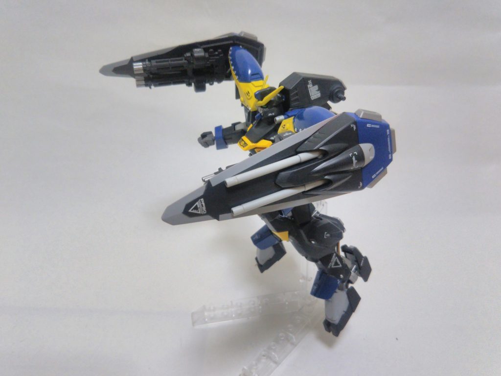 115mm2連装衝角砲ケーファーツヴァイ×2
4連装ガトリング×4
対ビームシールド×2