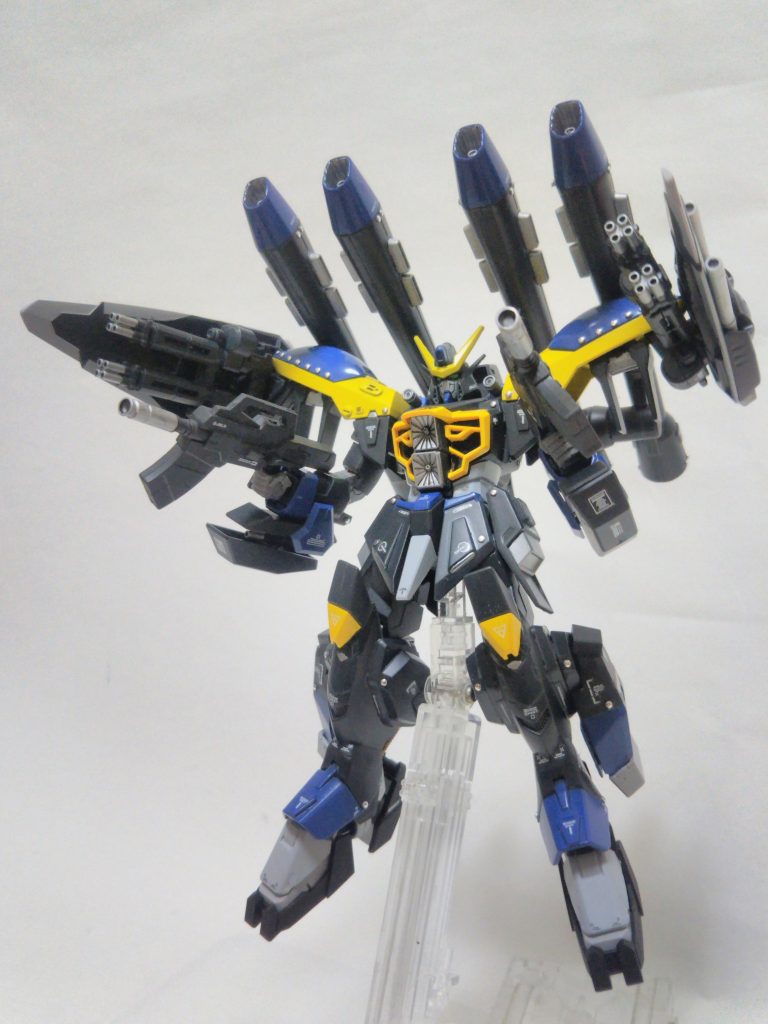 フルバースト
前面に圧倒的な火力を誇る、まさに攻撃は最大の防御なり！