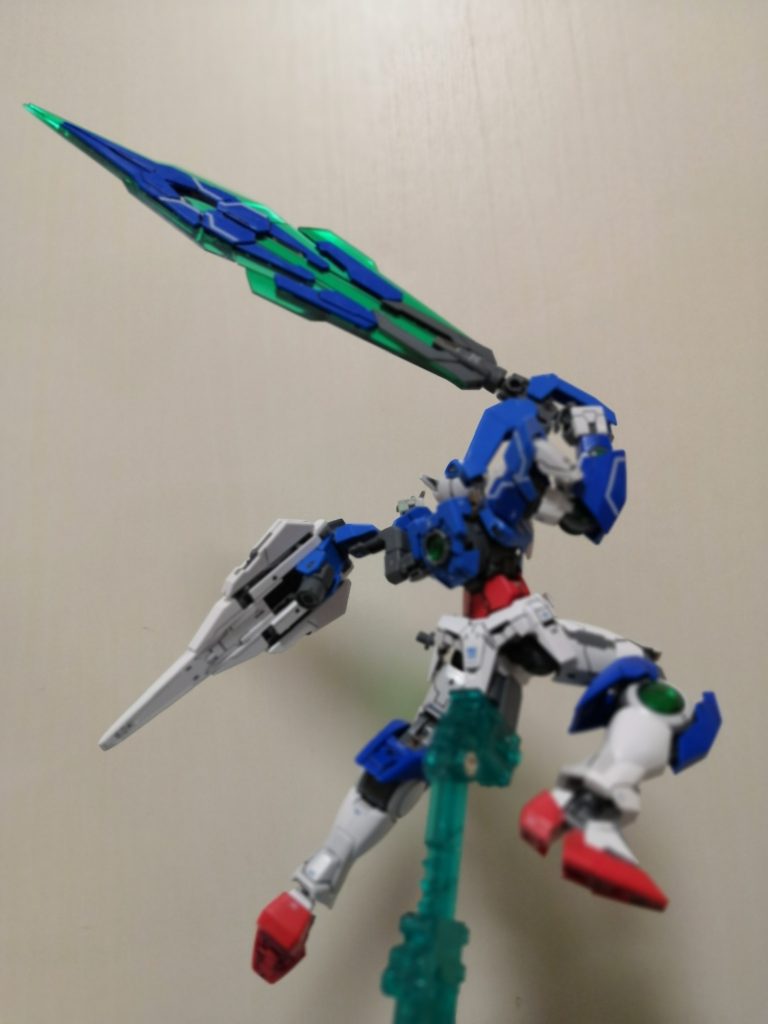 バックショット。
バックパックはシンプルで
GNドライブが見えてます。