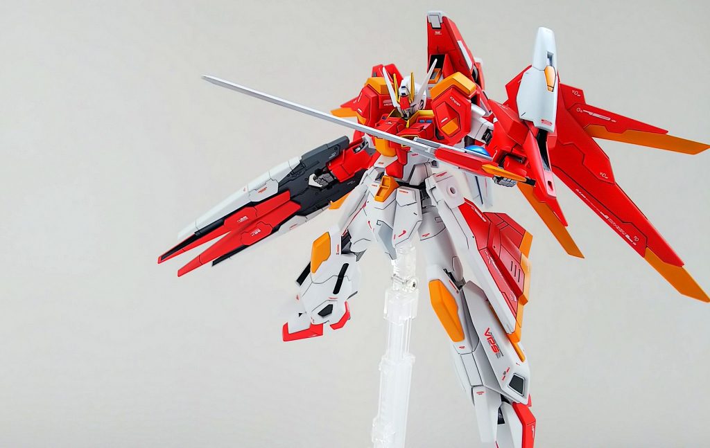 エクシアのブレードを改良した ディープレッドキャリバーになります！ ホットアメイジングで１番気に入ってる武装です！