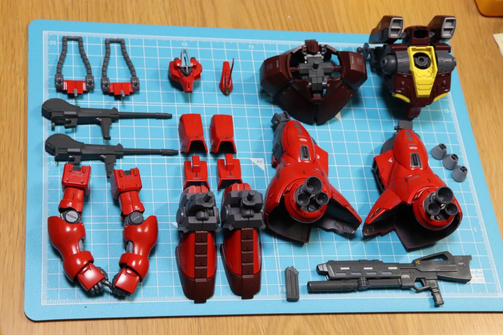 機体のカラーに関してはバークスで発売されたレジンキットのカラーリングと漫画でのカラーリングを参考に塗装しました。