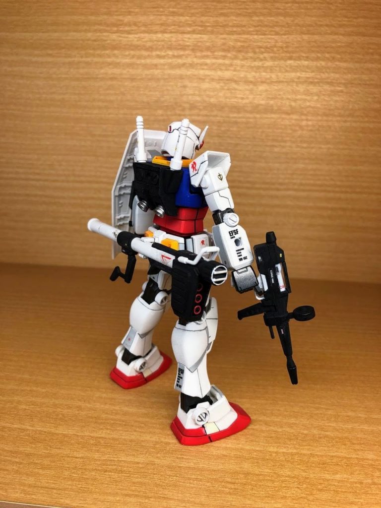 ビームライフル・バズーカにもこだわって塗分けしています。