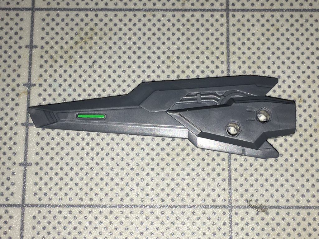 カトラス・ドラグーンブレイド。グラディウスとほぼ同等の性能を持つ無線誘導兵器で、ハンタージャケットの下部に2つ搭載されている。但し、こちらはグラディウスとは異なり、手に持って使用することができない。