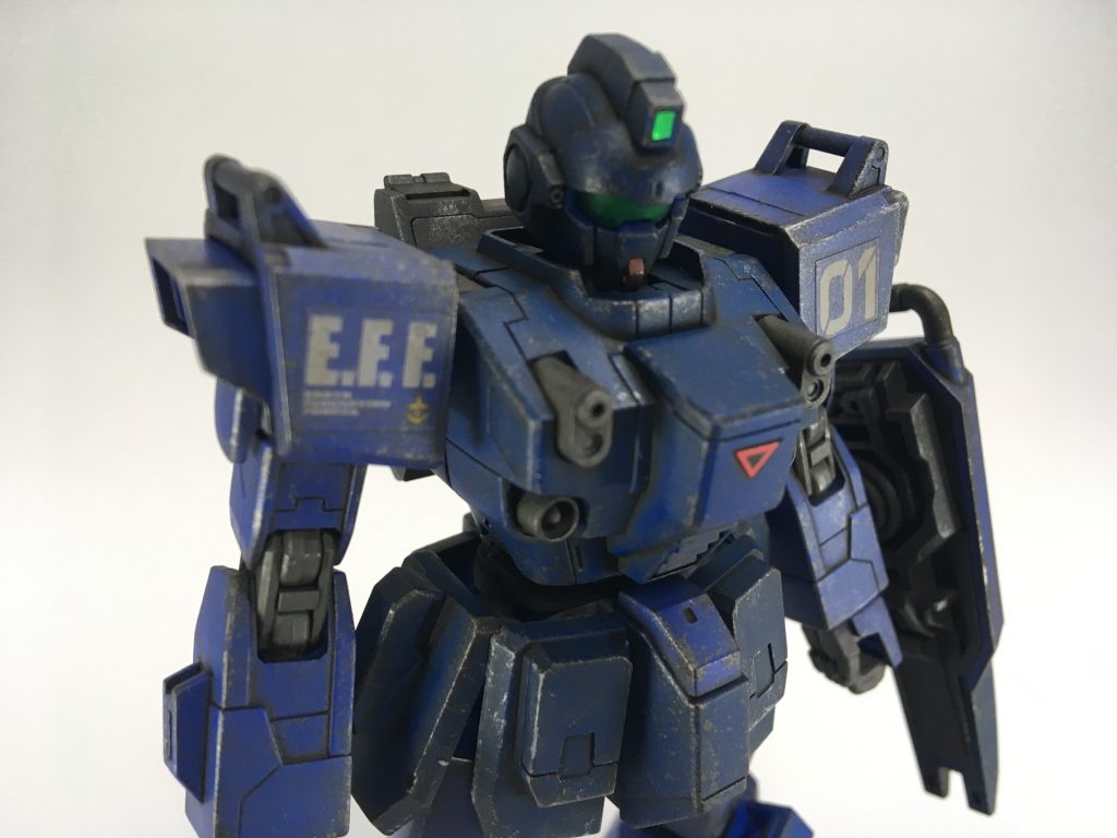 BD1は素組みでも十分カッコいいですね～
スポンジチッピングは安定のアクリルカラー(黒鉄色)を使いました。